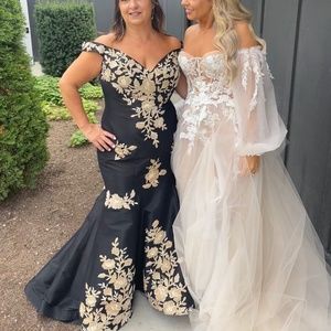 Jovani Mother of the Bride Trumpet Dress, Black with Gold embroidery, Size 16
